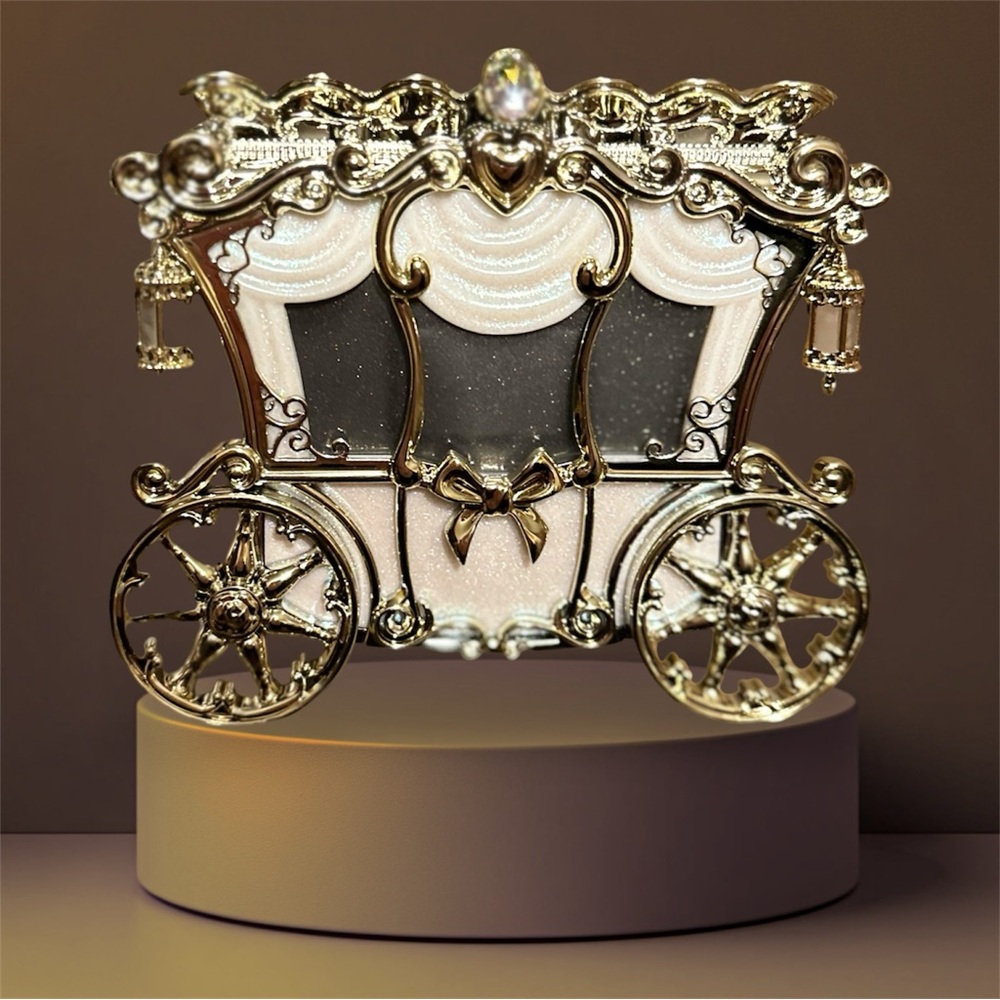 NWT Bath & Body Works Gold Princess Carriage Wallflower Projector.